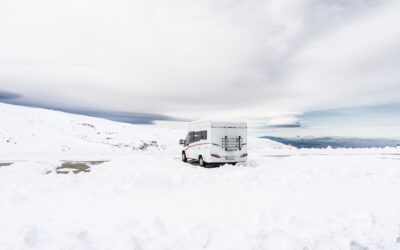 Wintersport met de camper: zo beleef je sneeuw en bergen van dichtbij